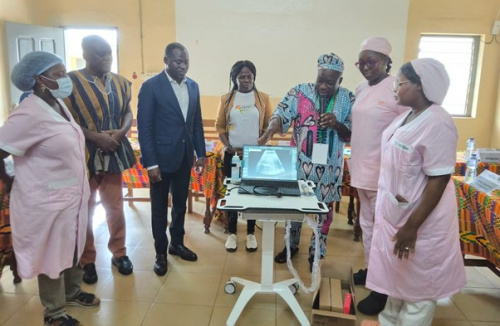 Togo : trois centres de santé dotés d’équipements de télé-échographie