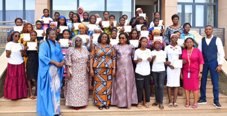 Accès à la citoyenneté : 4200 élèves filles bénéficieront de leurs certificats de nationalité gratuitement
