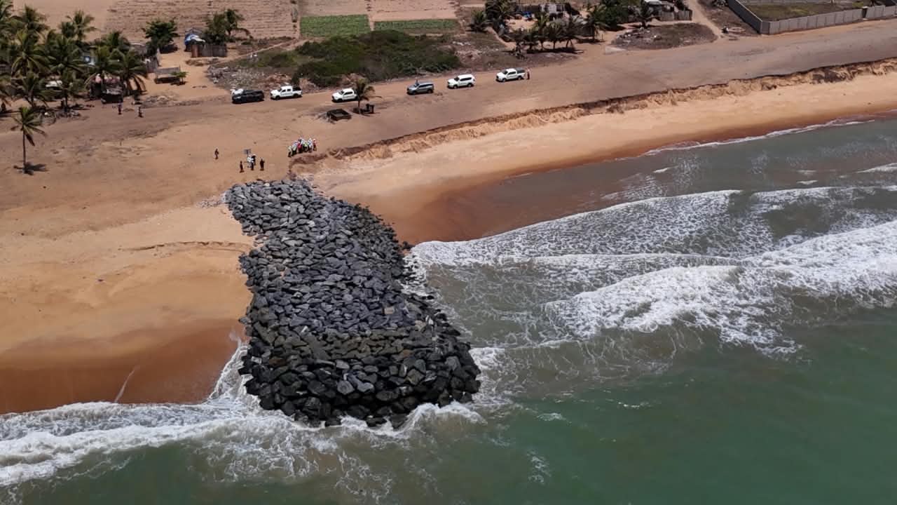Erosion côtière au Togo : le gouvernement renforce son dispositif de lutte sur le segment Gbodjomé-Agbodrafo-Goumoukopé-Kpémé