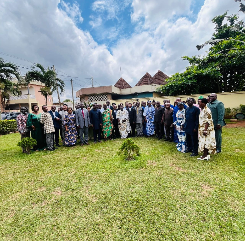 Le Conseil Régional Maritime a tenu, ce mercredi à l’Hôtel Mélis Opéra de Tsévié, sa session consacrée au Débat d’Orientation Budgétaire (DOB) au titre de l’exercice 2027. Présidée par M. Edoh Komla, Président du Conseil Régional Maritime, cette rencontre a réuni des élus locaux, des responsables de collectivités territoriales ainsi que plusieurs acteurs du développement autour des grandes orientations devant guider l’action régionale en 2027.